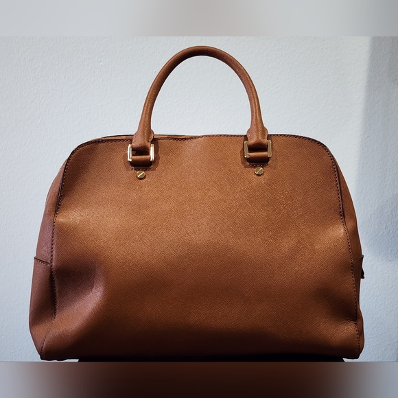 MICHAEL KORS | Cindy Dome Bag | Saffiano Leather | Peanut - Picture 2 of 12